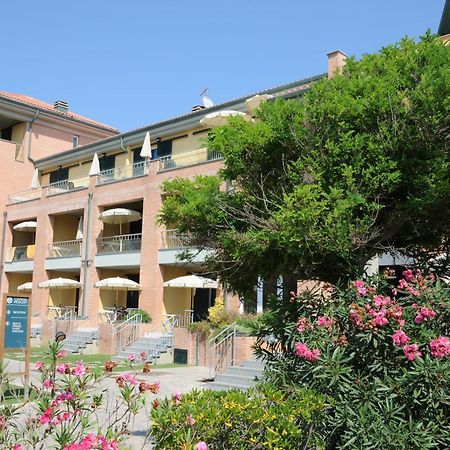 Continental Resort Тирения Екстериор снимка