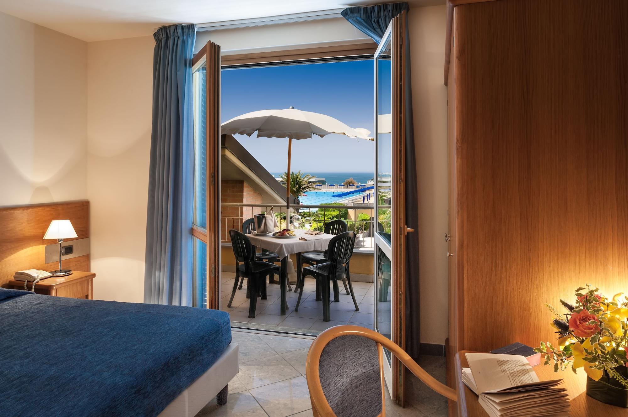 Continental Resort Тирения Екстериор снимка