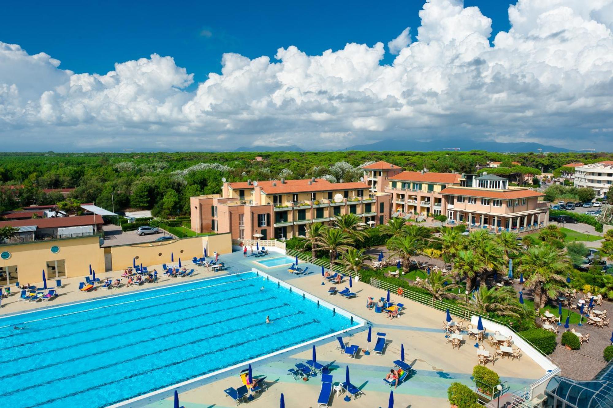 Continental Resort Тирения Екстериор снимка
