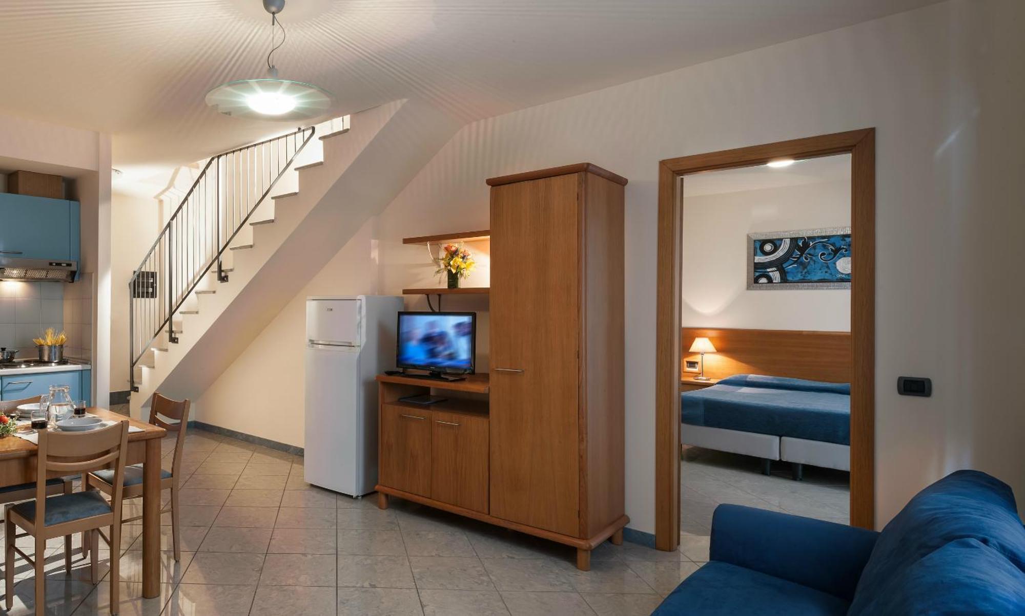 Continental Resort Тирения Стая снимка