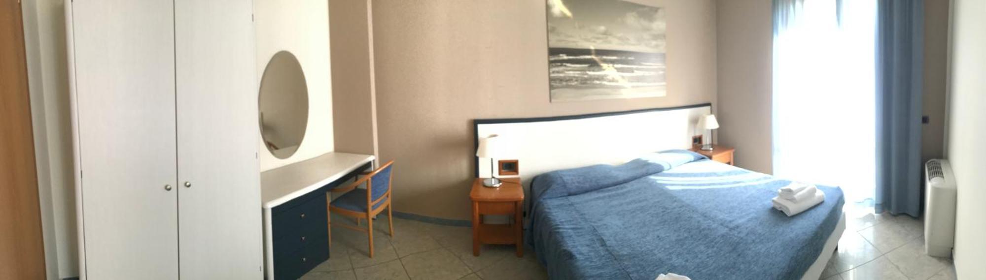 Continental Resort Тирения Стая снимка