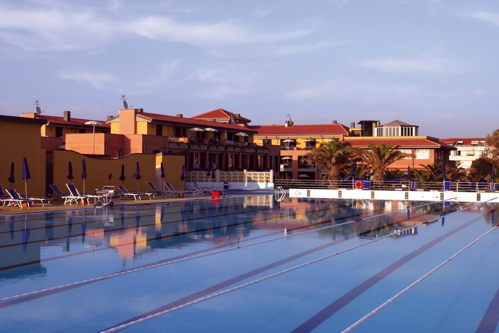 Continental Resort Тирения Екстериор снимка